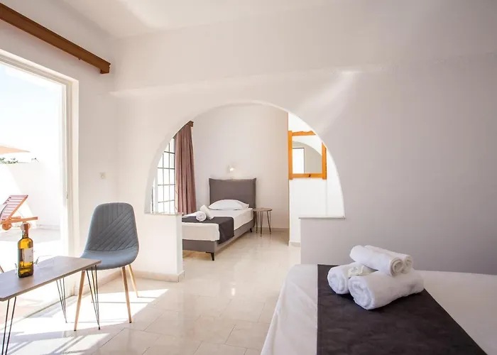 Anastasia Private Pool Apartman Afándu